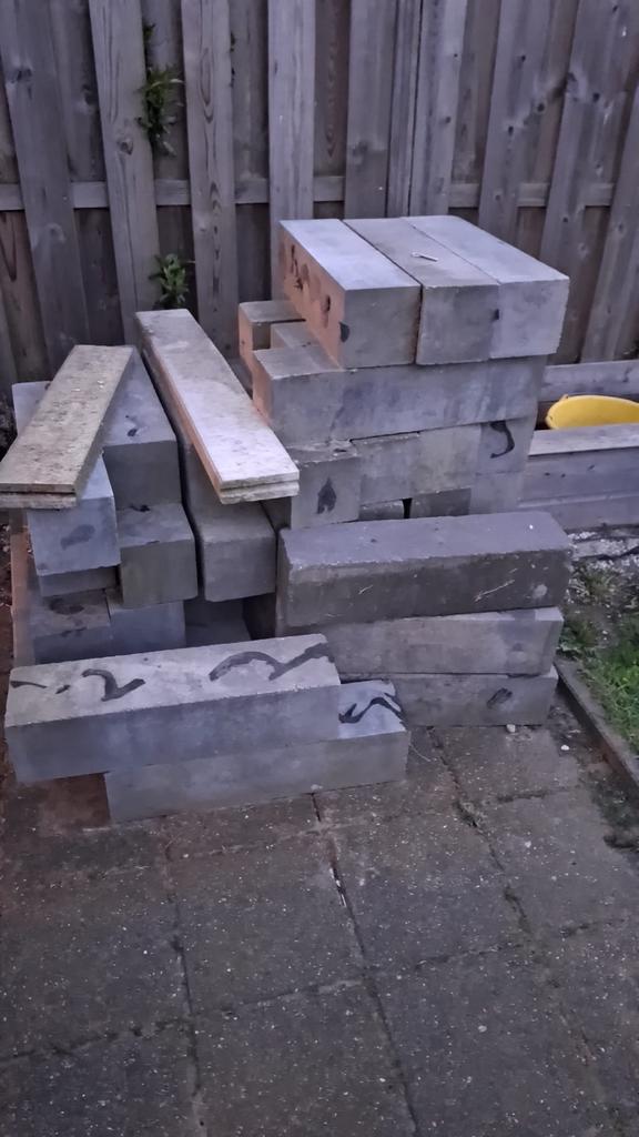 Gebruikte betonnen opsluitbanden, Ophalen, Gebruikt, Overige typen, Minder dan 5 m²