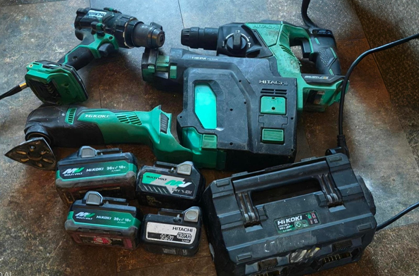 Complete HiKOKI & Hitachi machineset 4accu's  met snellader, Ophalen