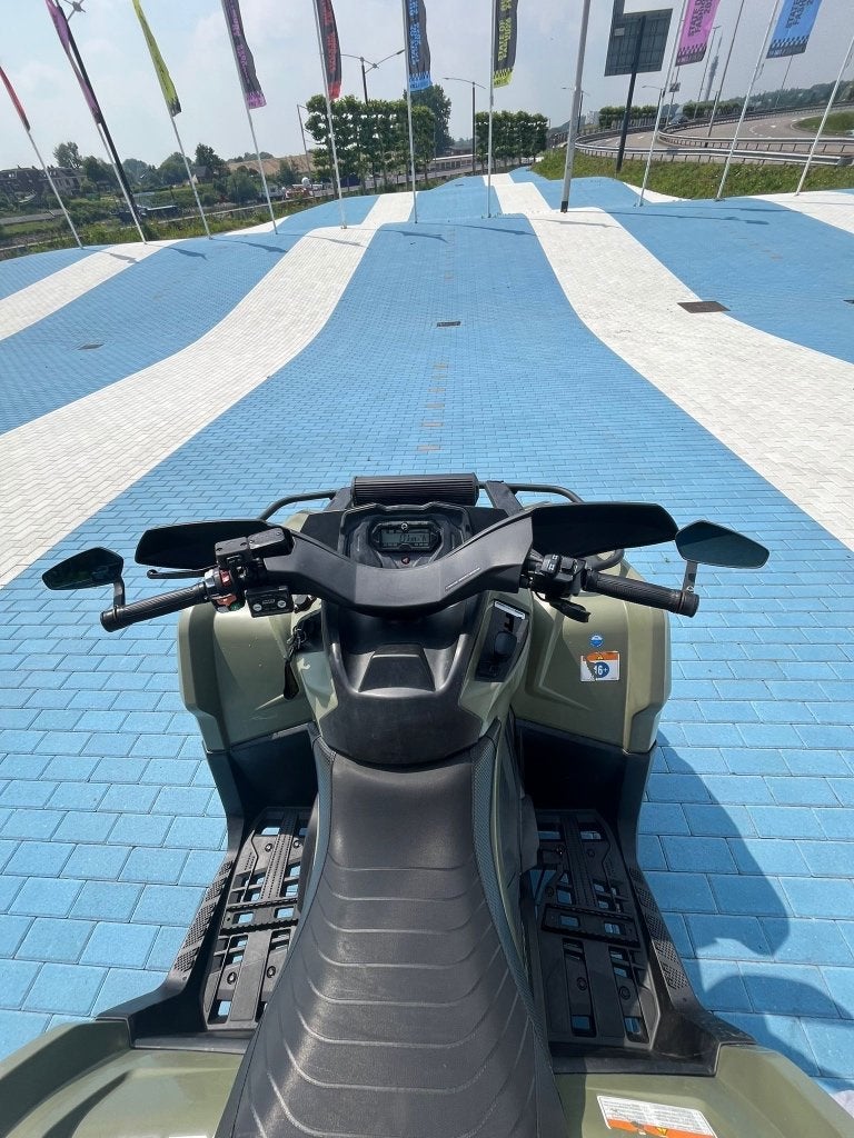 Quad Can am Outlander, Ophalen, Zo goed als nieuw