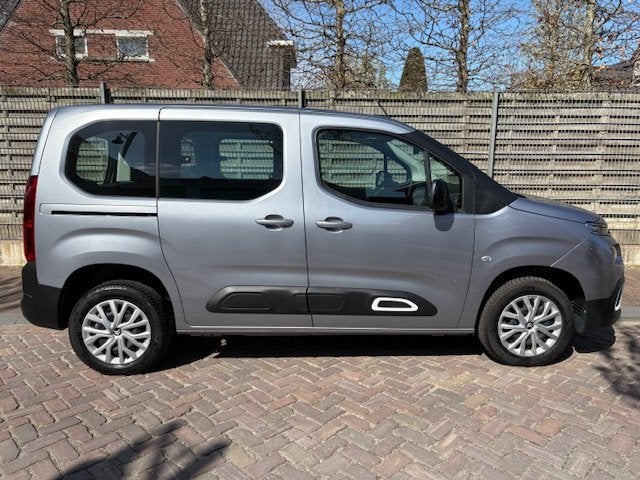 Citroen BERLINGO 1.2 PureTech 110pk *navi + parkeersensor +, Auto's, Citroën, Voorwielaandrijving, Gebruikt, 1199 cc, Handgeschakeld