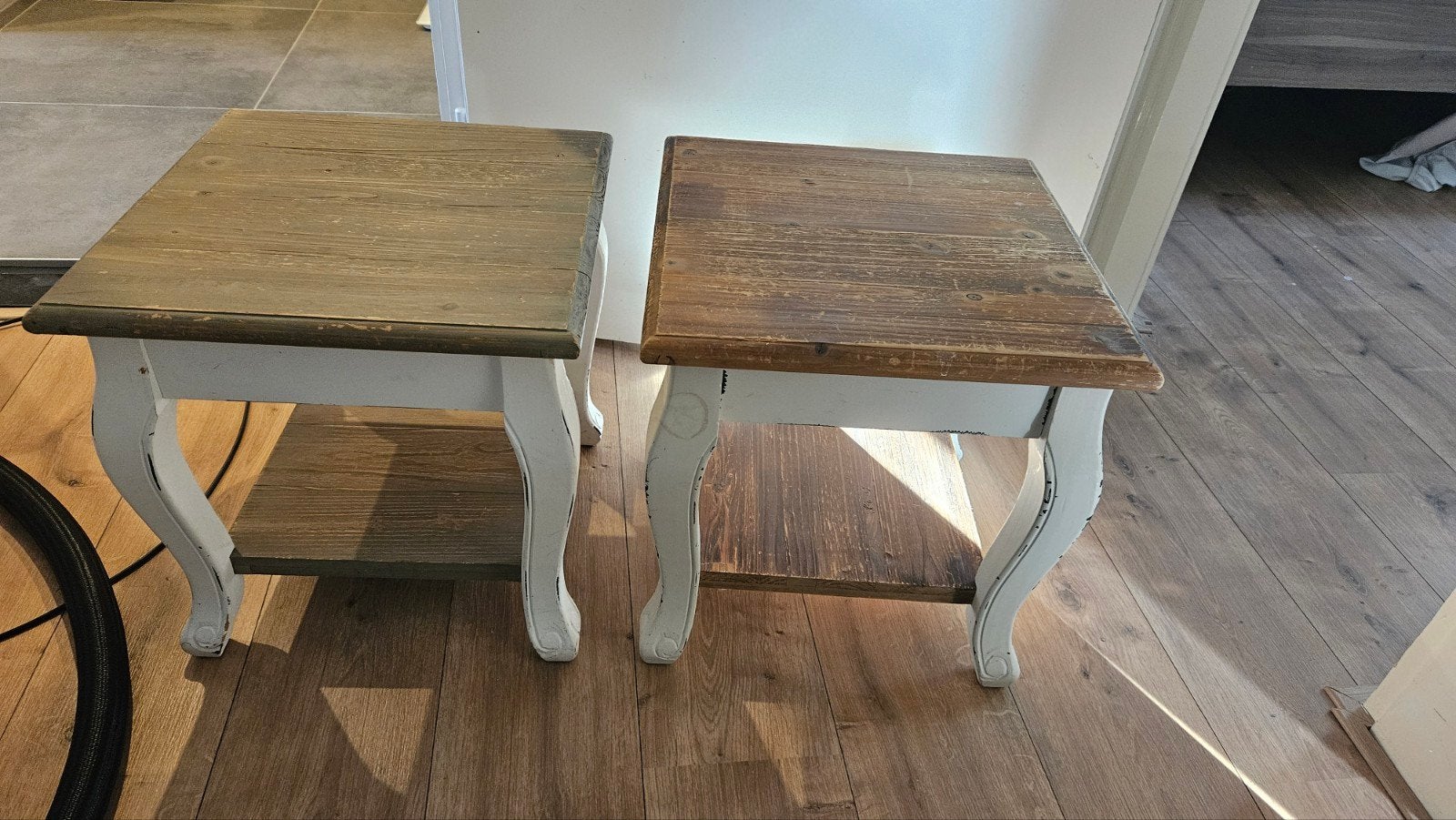 Set van 2 bijzettafels met landelijke uitstraling, Huis en Inrichting, Ophalen, Minder dan 45 cm, Minder dan 55 cm, Gebruikt