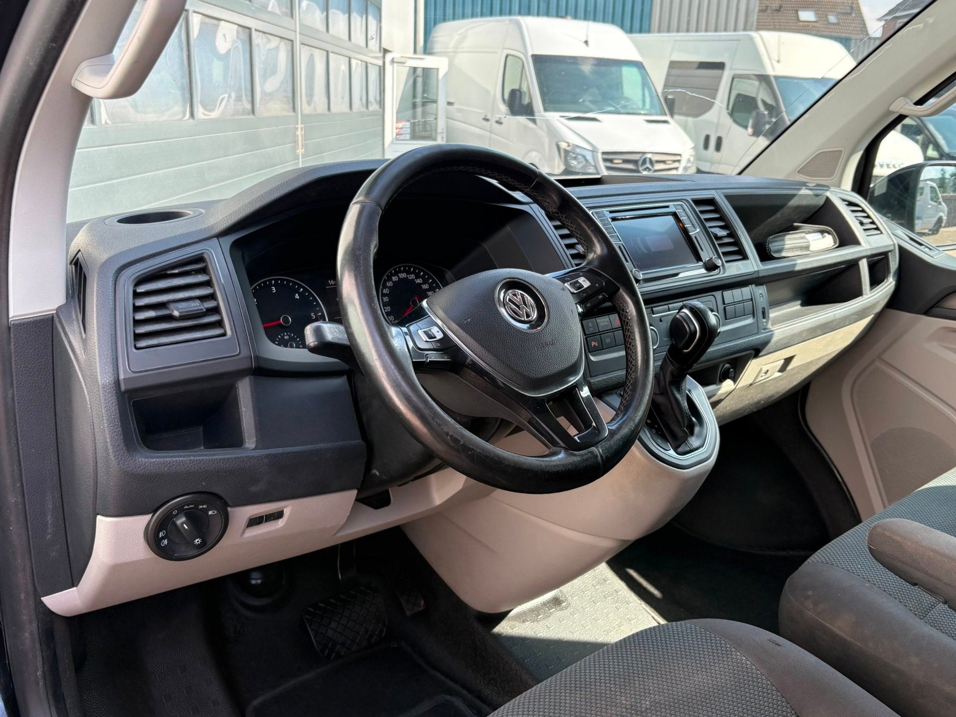 Volkswagen Transporter 2.0TDI 150pk Autom. L2 MOTOR NIET GOE, Auto's, Stof, Gebruikt, Euro 6, 4 cilinders