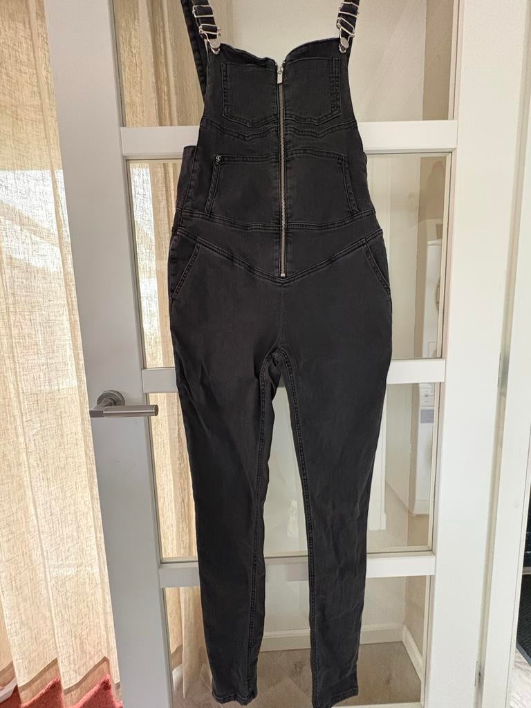 Supertrash jumpsuit tuinpak maat 31 nieuw! Rook/diervrij, Kleding | Dames, Ophalen of Verzenden, Nieuw, Maat 38/40 (M), Zwart