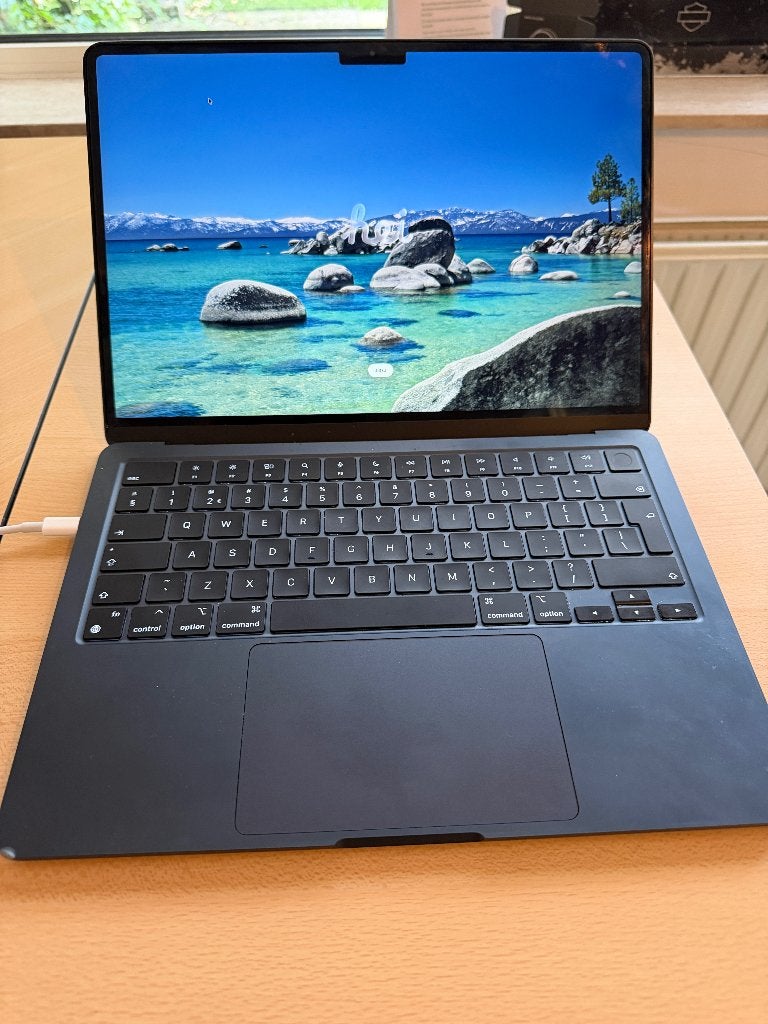 MacBook Air 13" M3 16GB/256GB Middernacht, met factuur, 256 GB, Qwerty, 13 inch, Nieuw