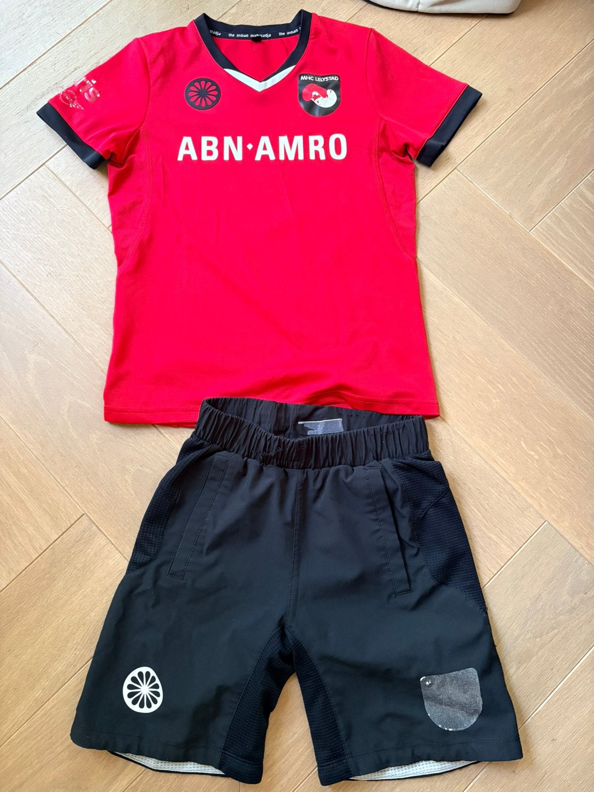 MHC Lelystad jongens hockeytenue maat 128, Ophalen, Gebruikt, Kleding