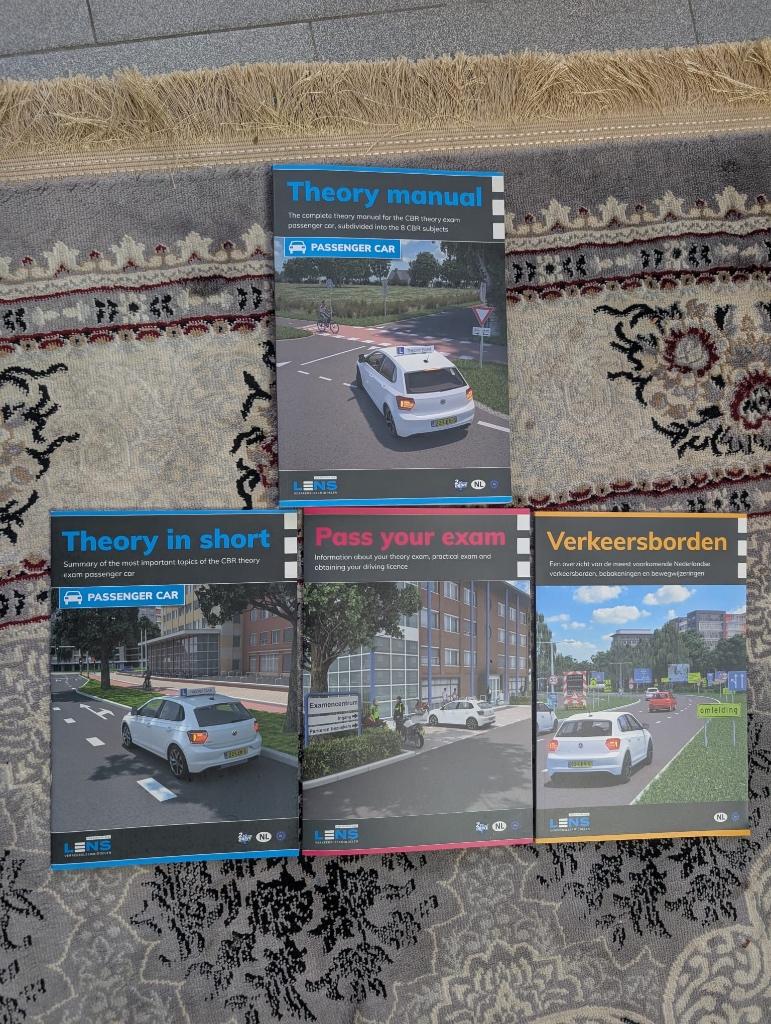 Driving Licence Car Theory Book (English), Ophalen, Zo goed als nieuw, Overige merken