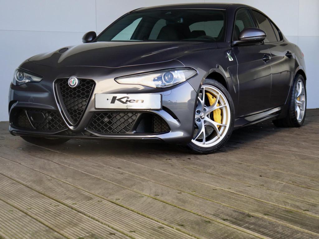 Alfa Romeo Giulia 2.9 V6 Quadrifoglio | Handgeschakeld | Per, Auto's, Alfa Romeo, Voorwielaandrijving, Gebruikt, 510 pk, 4 stoelen