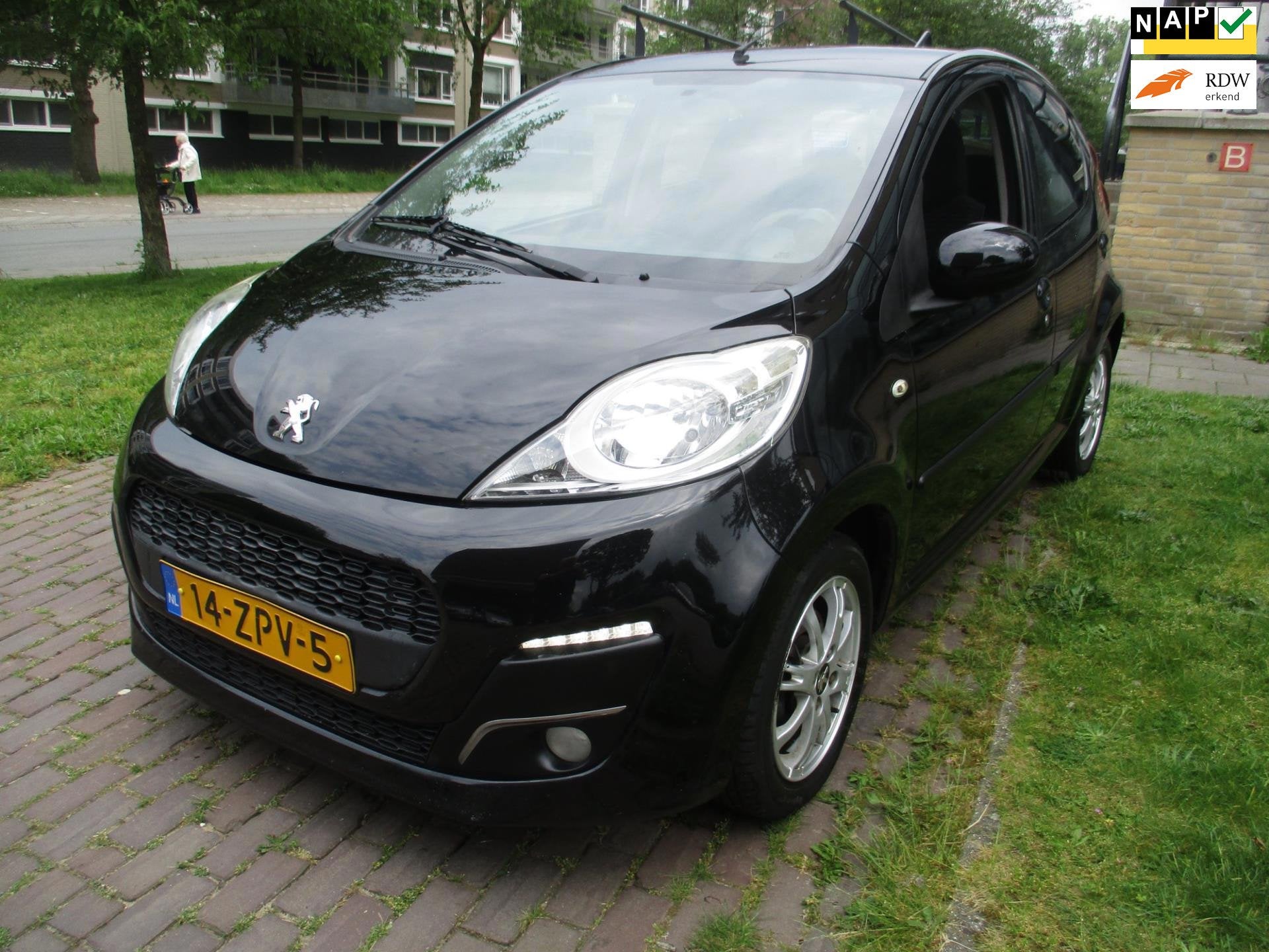 Peugeot 107 1.0 Active, Voorwielaandrijving, Gebruikt, 4 stoelen, Origineel Nederlands