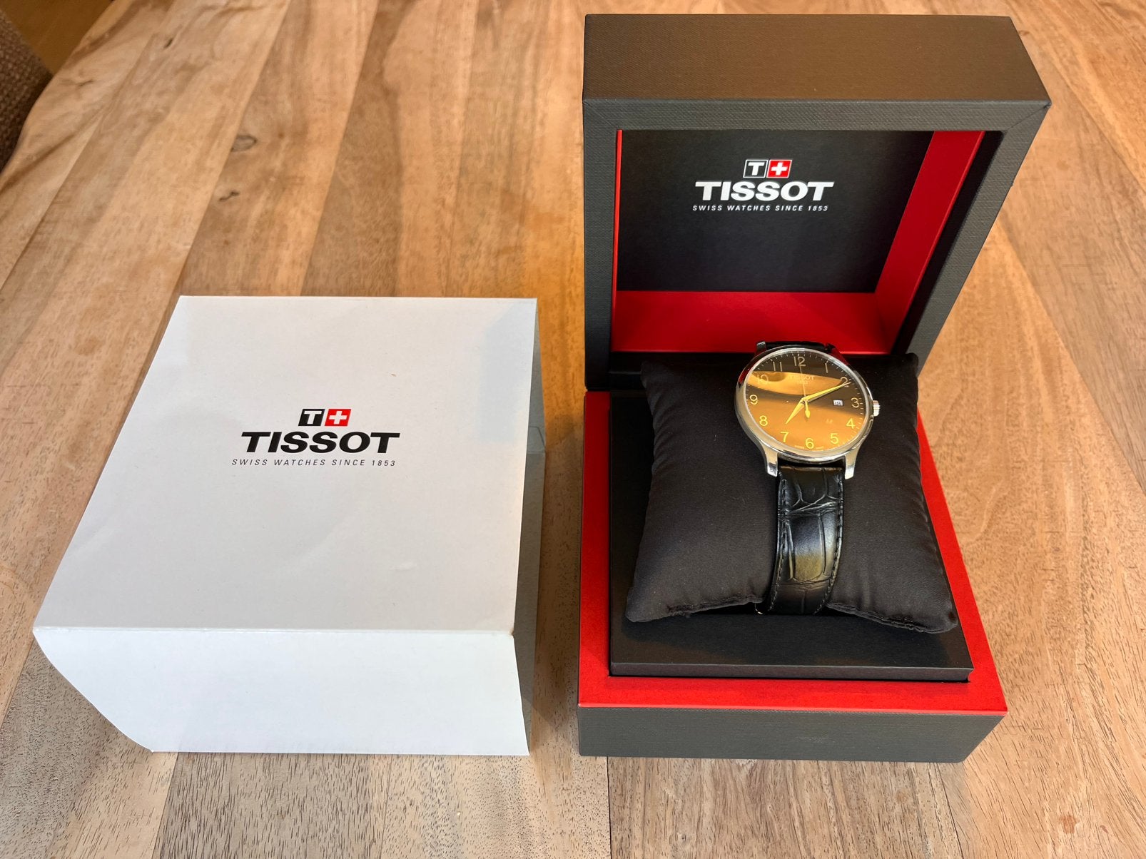 Tissot Tradition 40mm met doos, Sieraden, Tassen en Uiterlijk, Horloges | Heren, Zo goed als nieuw, Overige merken, Leer, Ophalen of Verzenden