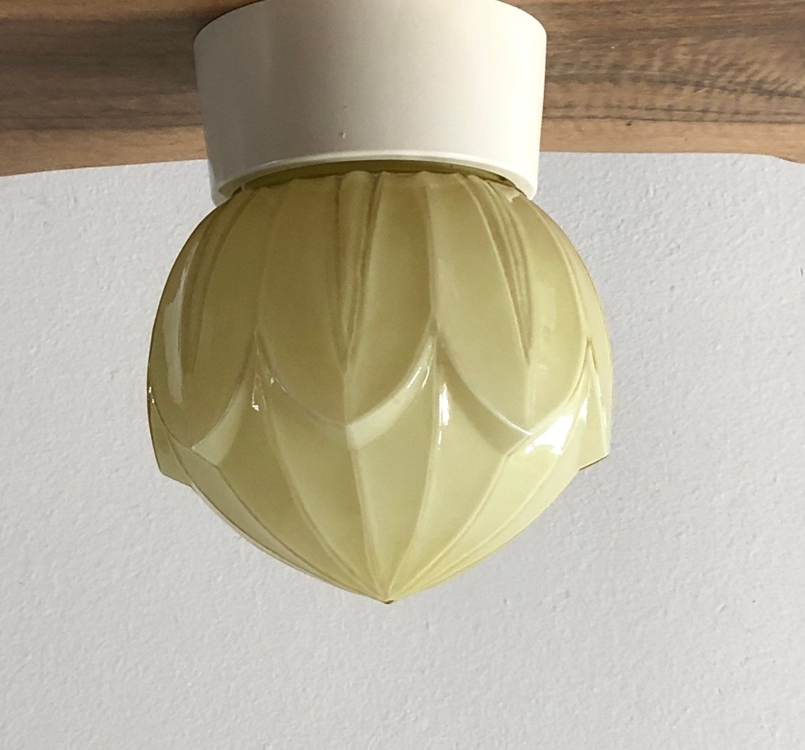 Vintage Thabur Tulp plafondlamp | zachtgeel |  jaren 30, Ophalen of Verzenden, Zo goed als nieuw