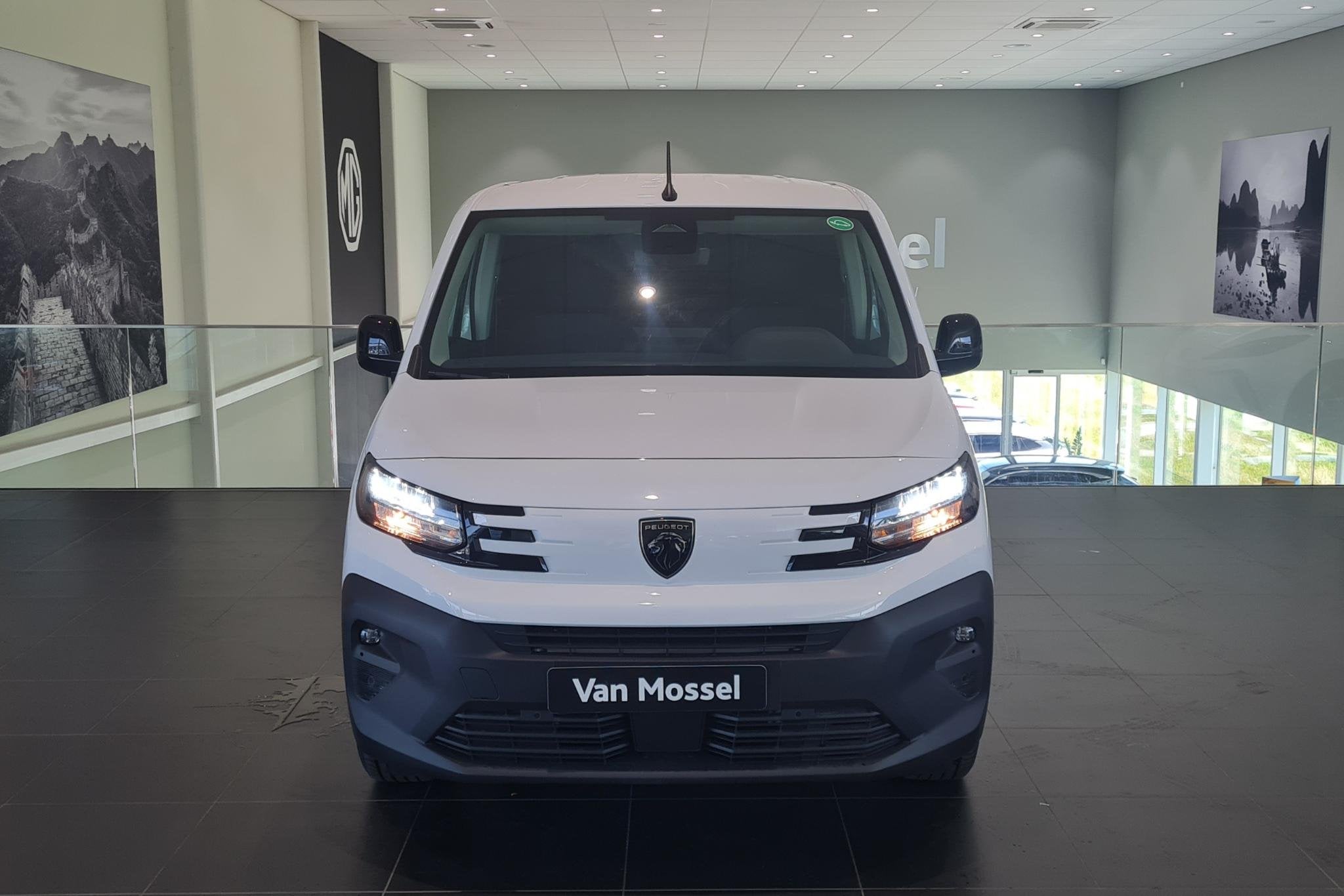 Peugeot e-Partner 136 L2 50 kWh | Climate Control | Stoelver, Wit, Origineel Nederlands, Nieuw, 2 stoelen
