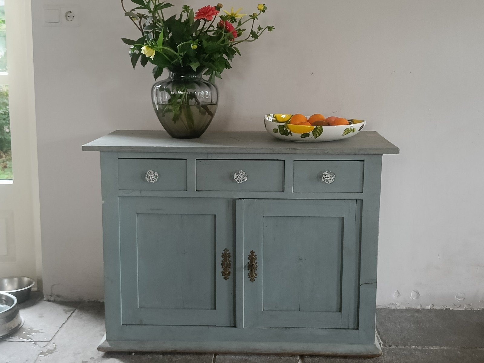 brocant kastje/commode  saliegrijs
Uniek brocan, Ophalen, Zo goed als nieuw, 25 tot 50 cm, Brocant