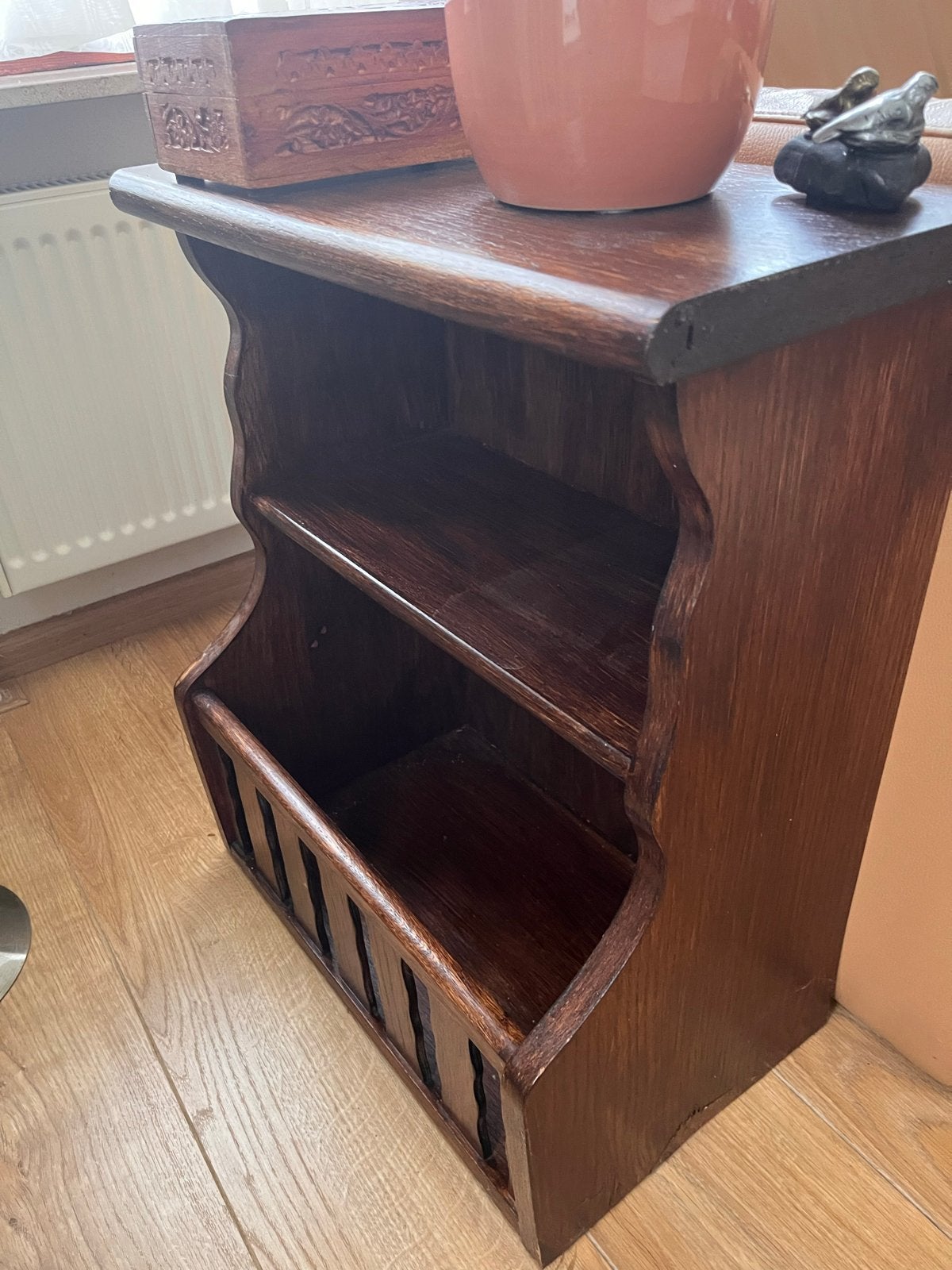 Vintage houten tijdschriftenrek met plankjes, Ophalen, Met plank(en), Gebruikt, 50 tot 100 cm