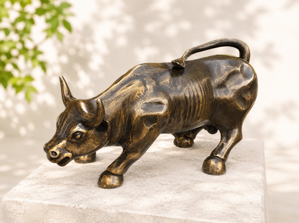 STIER / WALL STREET STIER / BRONS / 37 CM LANG, Tuin en Terras, Tuinbeelden, Nieuw, Dierenbeeld, Ophalen of Verzenden