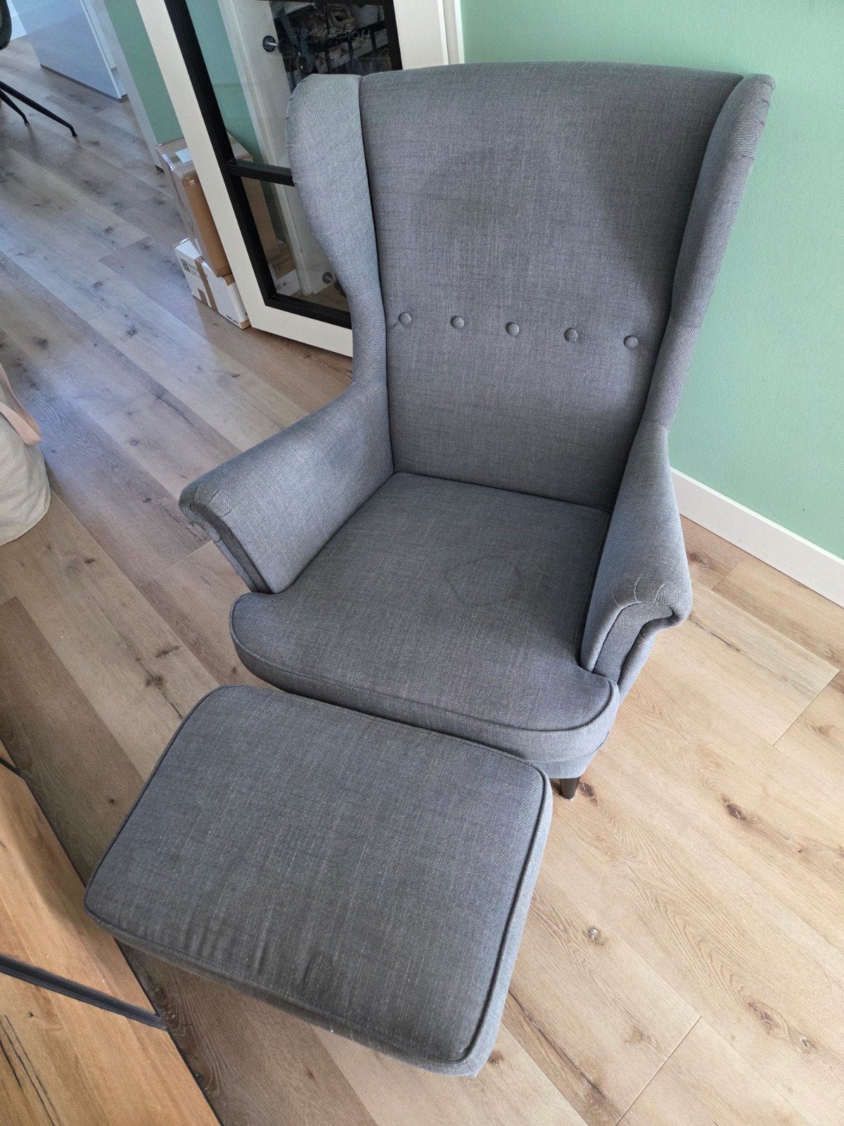 Gratis Ikea Strandmon oorfauteuil met voetenbank grijs, Ophalen, Gebruikt, 75 tot 100 cm, Stof