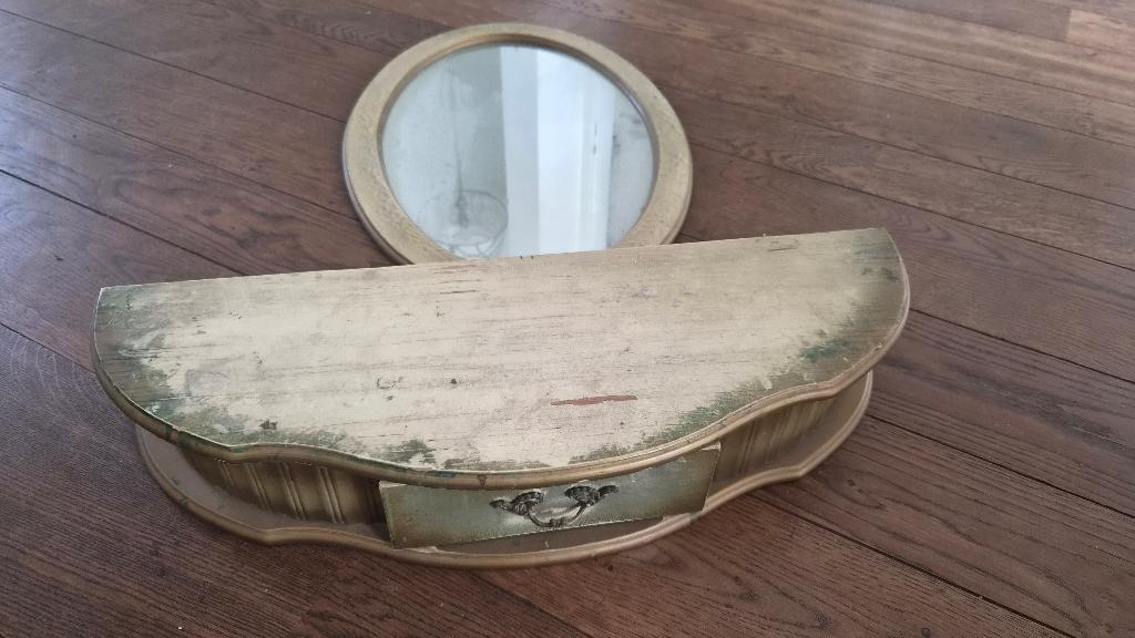Spiegel en bijbehorend ladekastje., Ophalen, Gebruikt