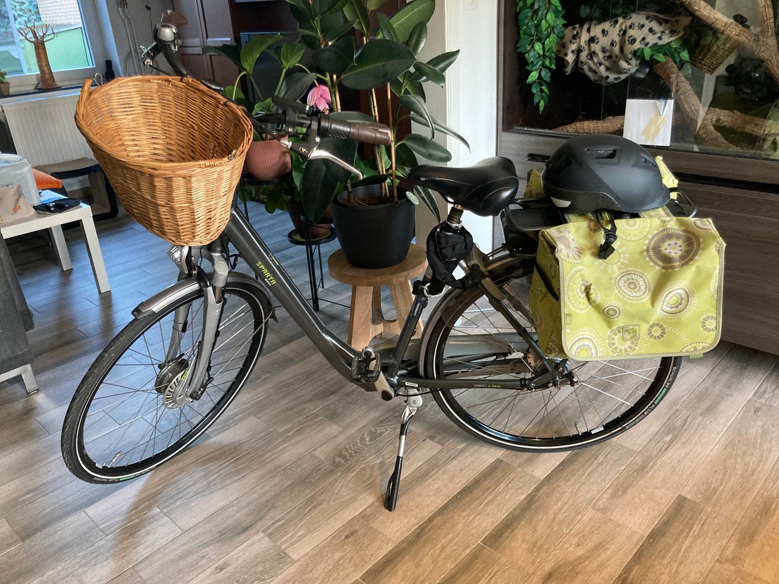 Sparta Electrische fiets, Fietsen en Brommers, Elektrische fietsen, Ophalen, Sparta, Zo goed als nieuw, 50 km per accu of meer