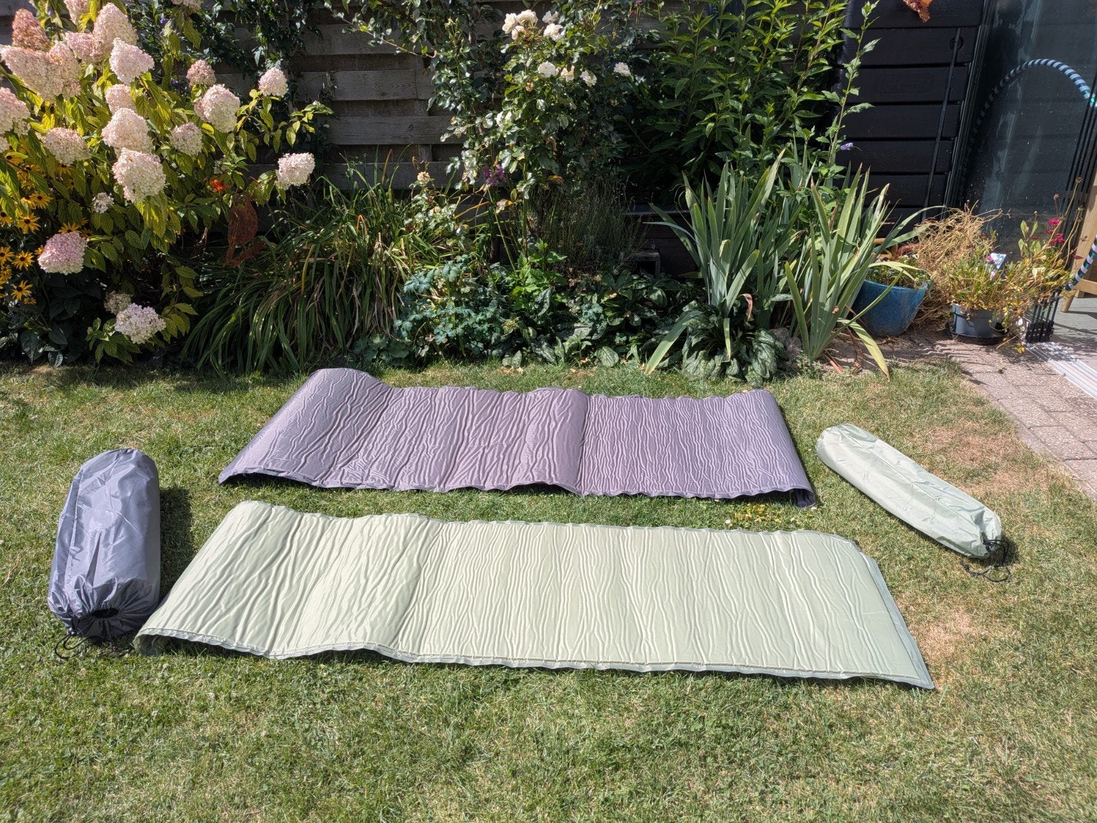 NIEUW Campingmatjes zelf opblaasbare en lichtgewicht, Ophalen