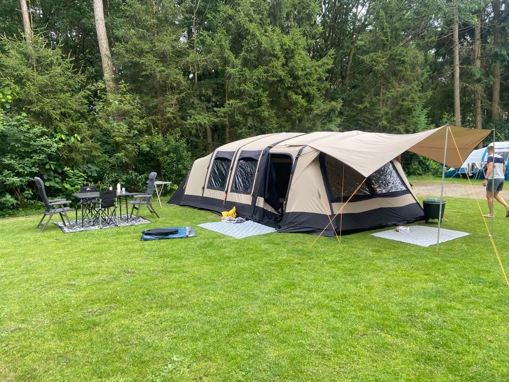 Redwood Navarro 440 Air - Ruime opblaasbare familietent, Caravans en Kamperen, Ophalen, Zo goed als nieuw, Tot en met 6