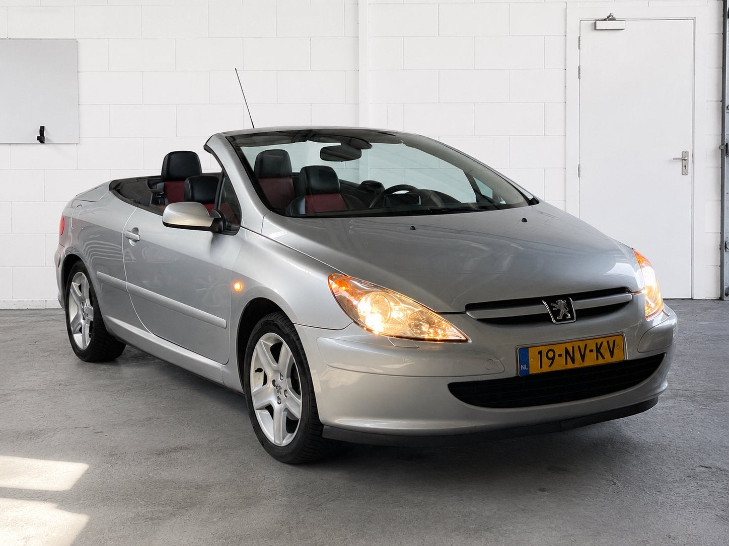 Peugeot 307 CC 2.0 AUTOMAAT|CABRIOLET|AIRCO|NAP|NIEUW APK !, 4 cilinders, Cabriolet, 4 stoelen, 1463 kg