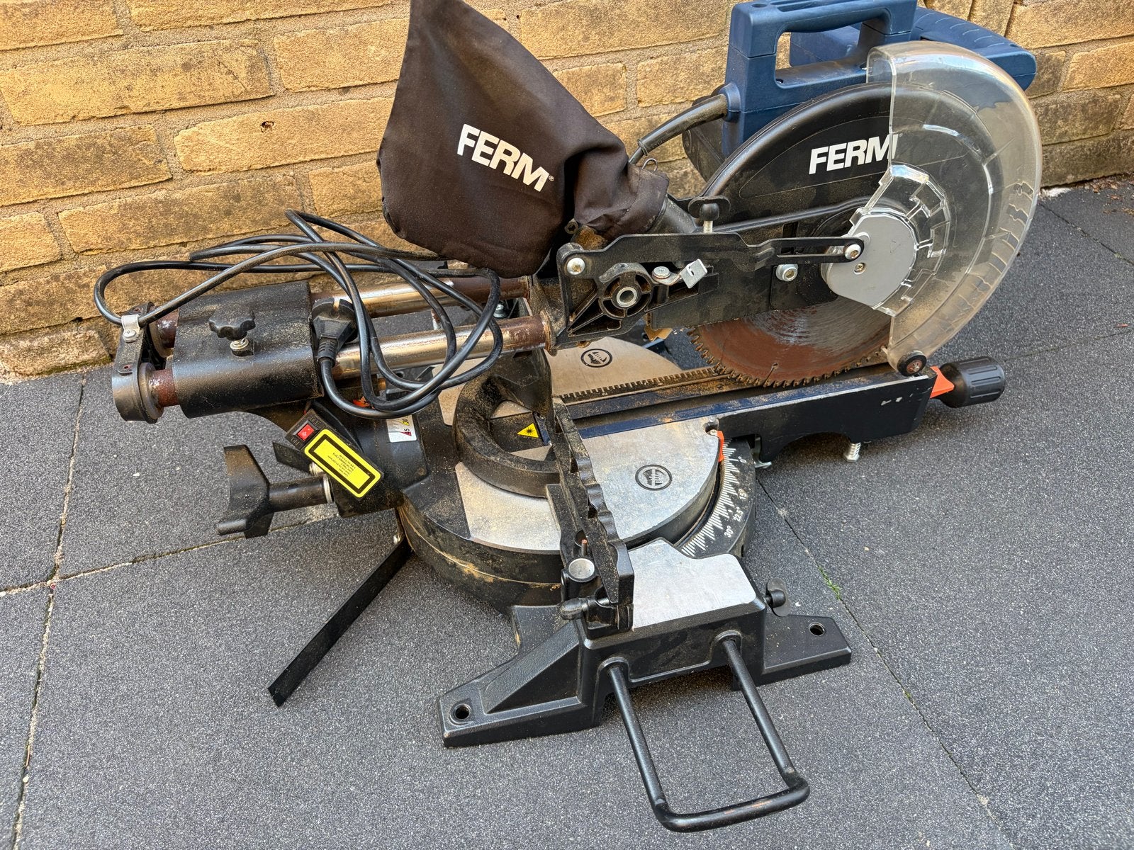 Ferm Radiaal Afkortzaag MSM1038 - 1900W, Gebruikt, 70 mm of meer, Ophalen of Verzenden, Afkortzaag