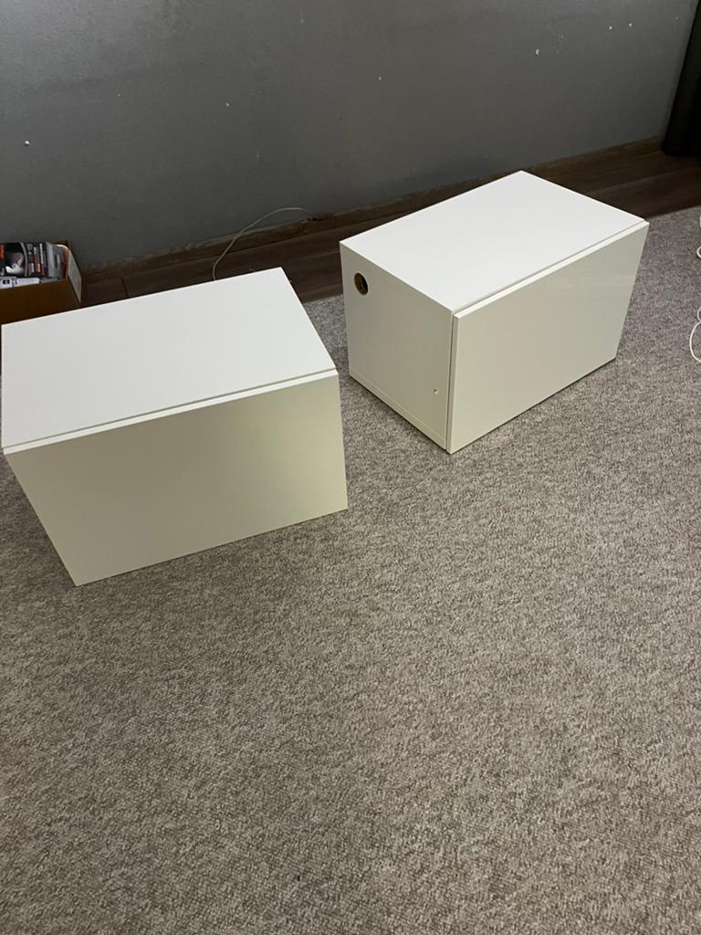 2 besta kasten met muurbevestiging, Ophalen of Verzenden, Zo goed als nieuw, Minder dan 150 cm, Minder dan 100 cm
