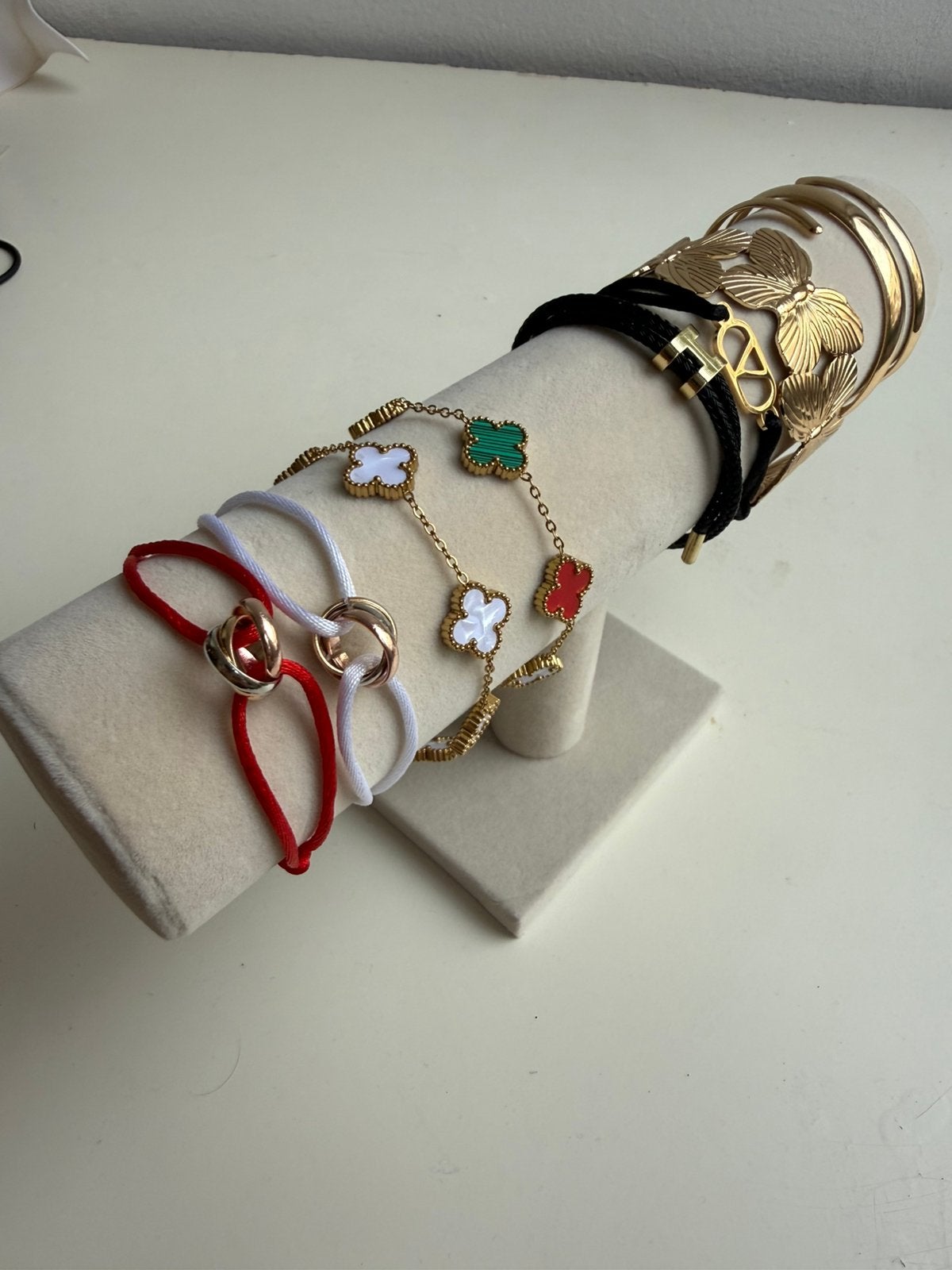 Gouden armbanden verschillende soorten, IJzer of Staal, Ophalen of Verzenden, Zo goed als nieuw, 17 tot 18
