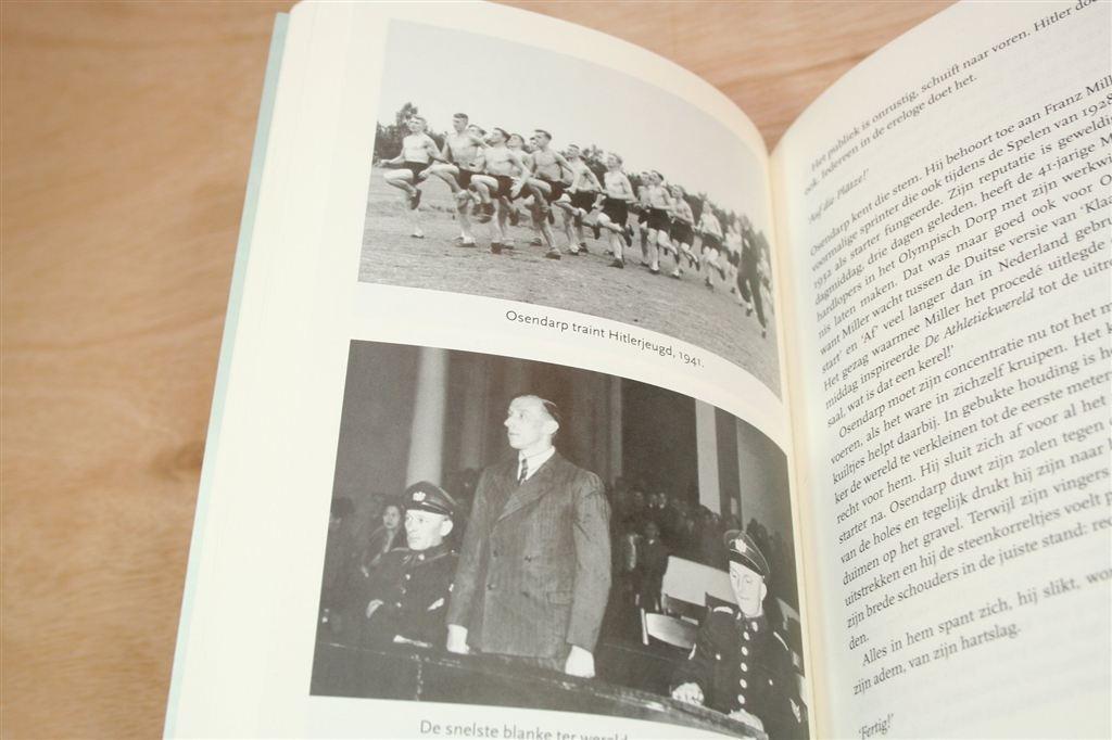 1936 — Wij gingen naar Berlijn — Auke Kok — Nazi-spelen, Boeken, Ophalen of Verzenden, Zo goed als nieuw, Europa