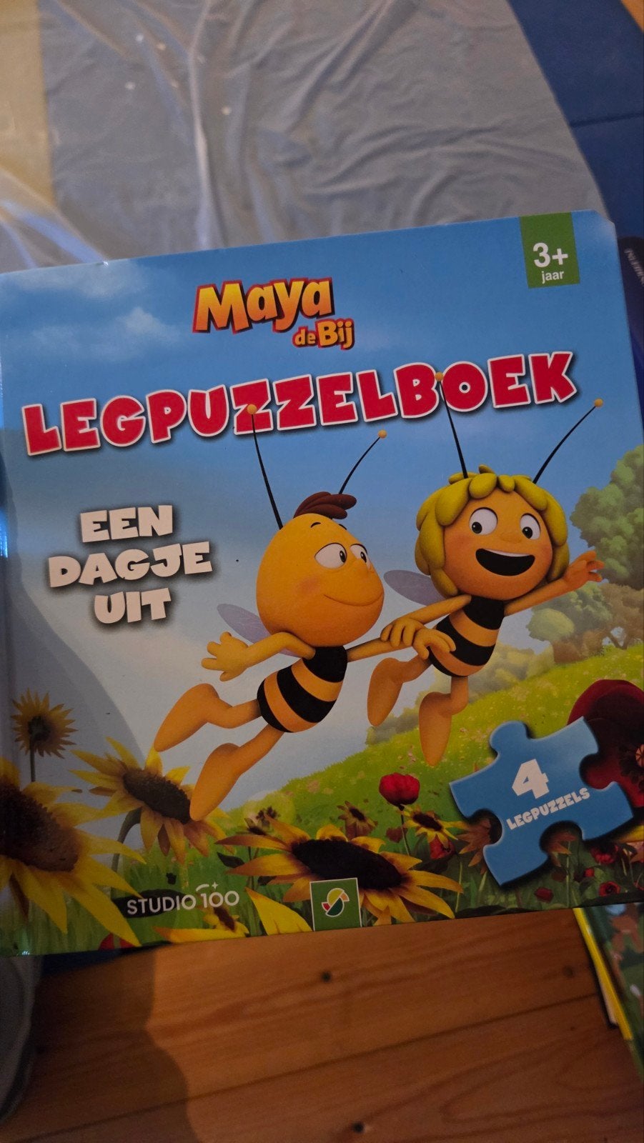 Maya de Bij Legpuzzelboek - Een Dagje Uit (3+ jaar), Boeken, Ophalen of Verzenden, Zo goed als nieuw, Uitklap-, Voel- of Ontdekboek