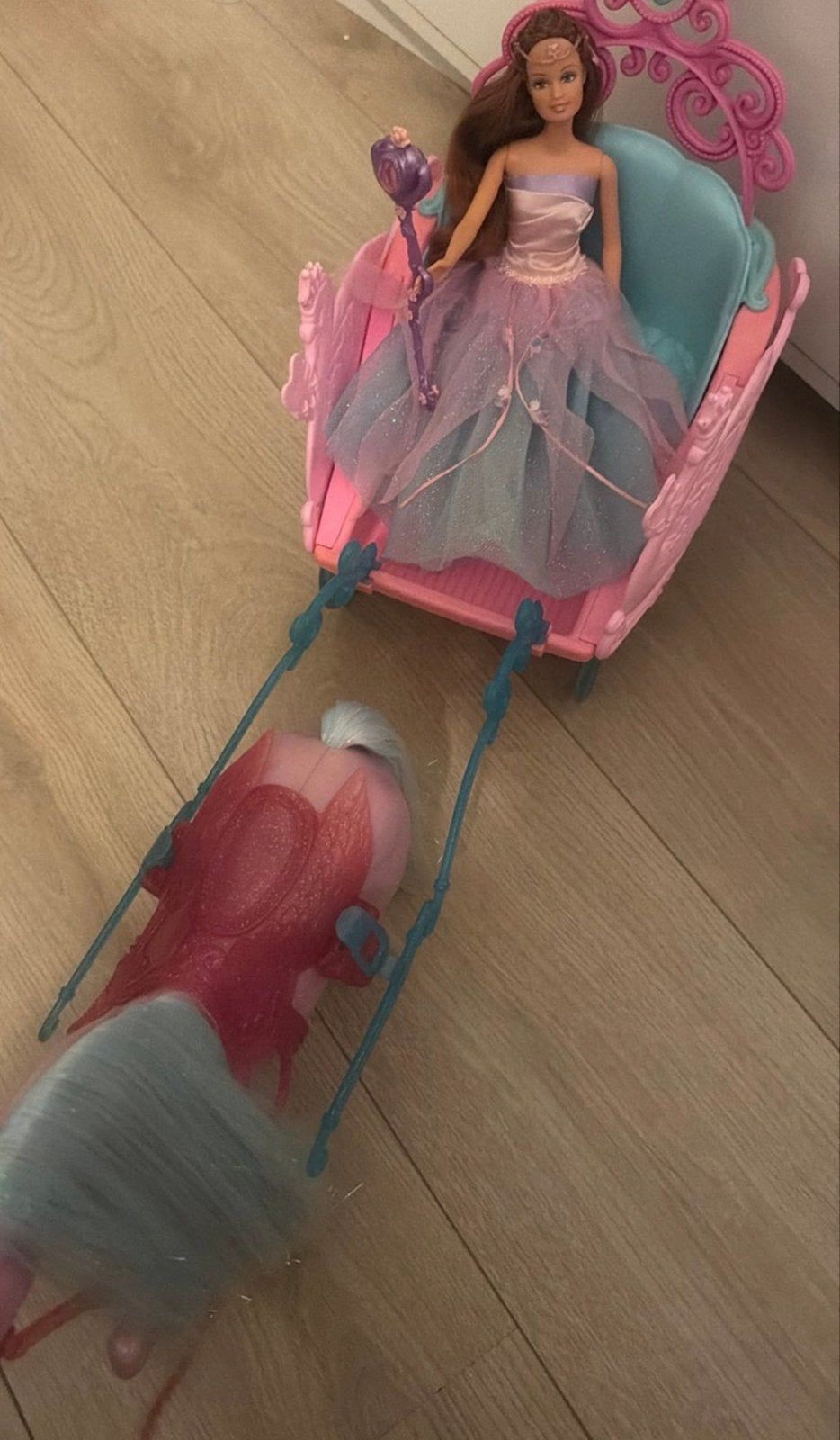 Barbie Zwanenmeer Teresa met Eenhoorn en Koets, Ophalen of Verzenden, Gebruikt, Barbie