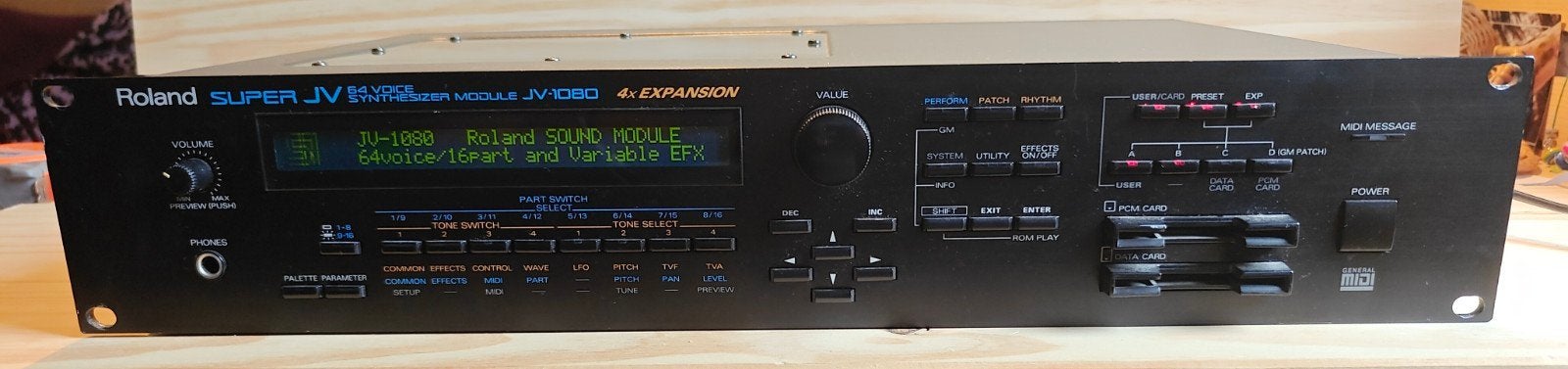 Roland Super JV-1080 Synthesizer Module, Roland, Zo goed als nieuw, Met midi-aansluiting, Overige aantallen