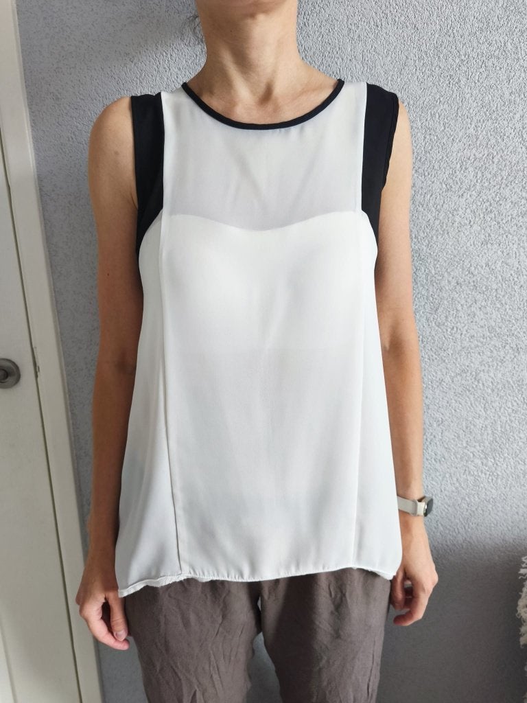 tmosphere elegante witte blouse zwarte inzetstukken 34/XS, Verzenden, Wit, Zo goed als nieuw, Zonder mouw
