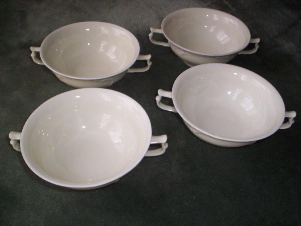 Rosenthal Soepkom met 2 oortjes. kleur, creme, Ophalen of Verzenden
