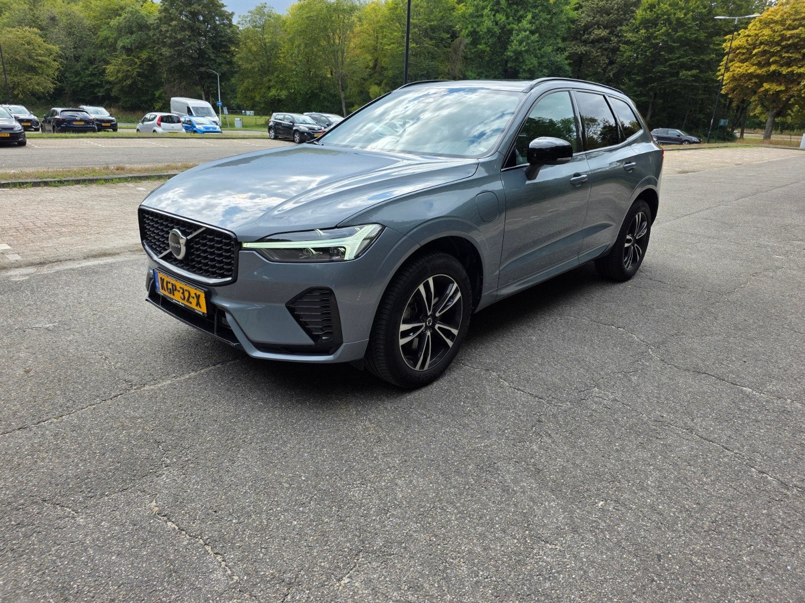 Volvo XC60 T8 Plug-in Hybrid 455pk Aut AWD R-Design Grijs, Auto's, Volvo, Automaat, 1969 cc, Plug-in hybride, XC60