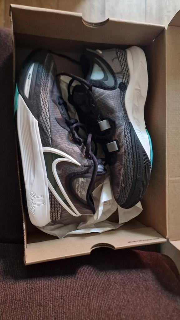 Nike kyrie Irving maat 43, Kleding | Heren, Schoenen, Ophalen of Verzenden