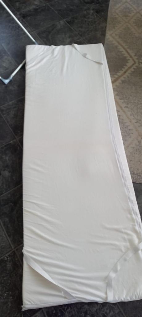 2 matras toppers 70x 200x 2.5cm, Caravans en Kamperen, Caravan accessoires, Ophalen of Verzenden, Zo goed als nieuw