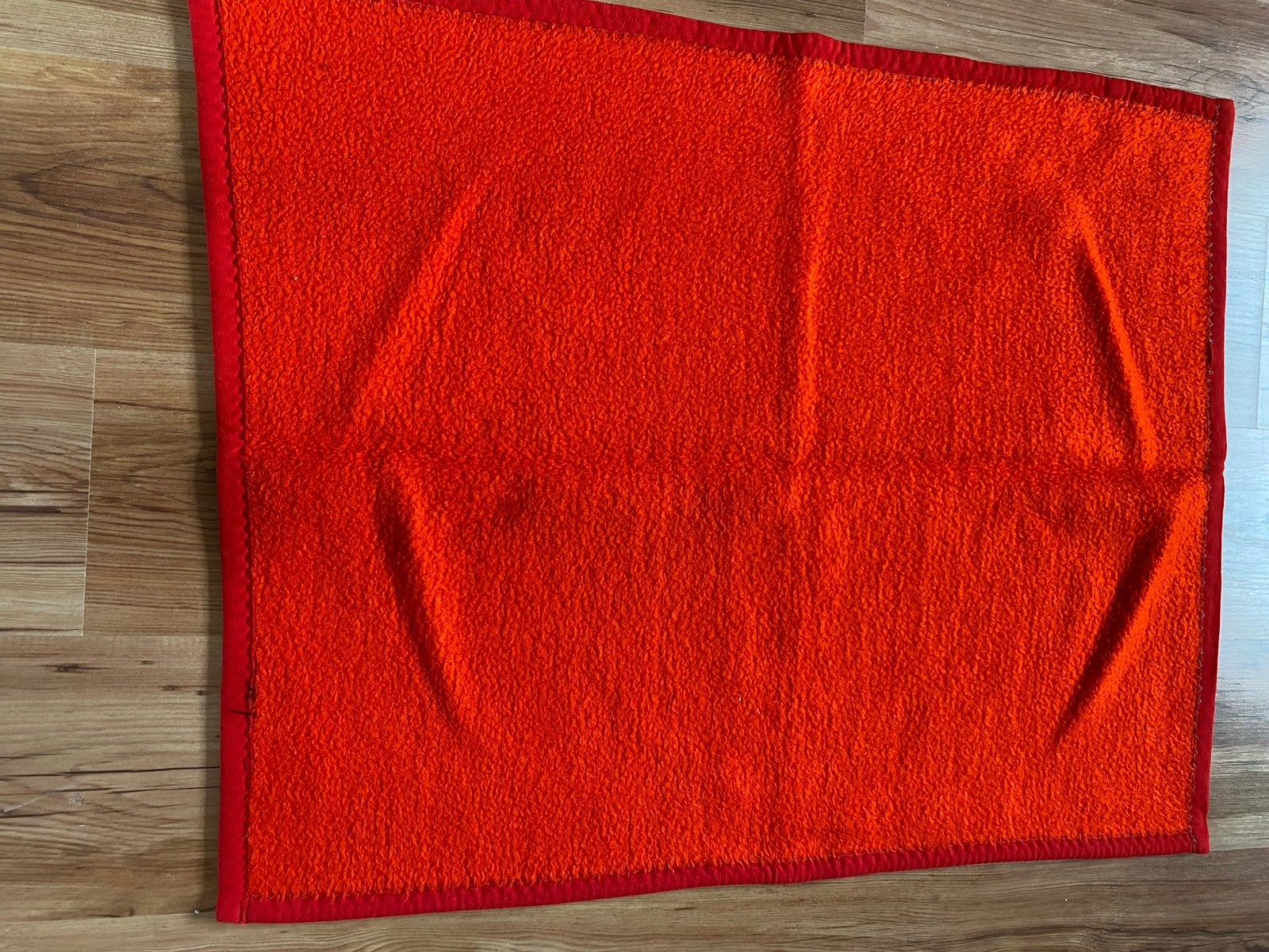 Baby Dralon deken, steenrood, 90x70 cm, Ophalen of Verzenden, Zo goed als nieuw, Ademend, Rood