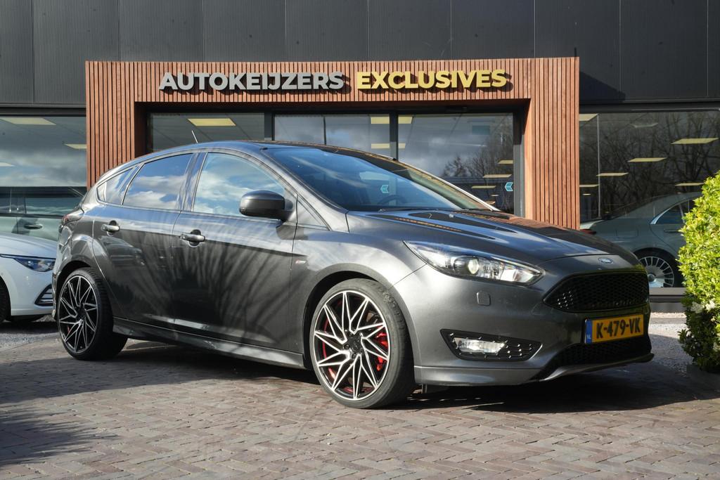Ford Focus 1.5 ST-Line 182 PK Automaat Leer, Auto's, Stof, 4 cilinders, 1264 kg, Bedrijf