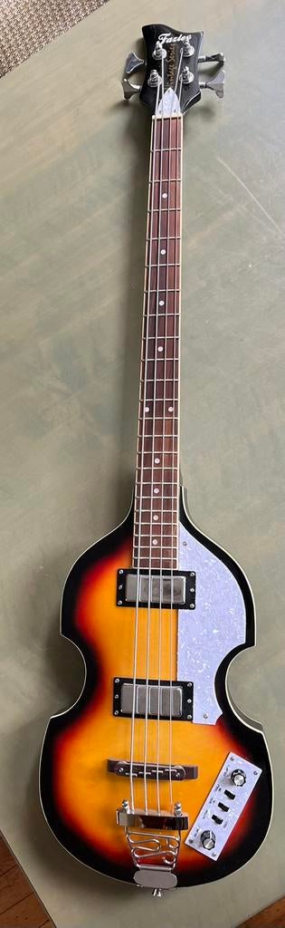 Fazley vintage series vioolbas, Muziek en Instrumenten, Snaarinstrumenten | Gitaren | Bas, Ophalen, Zo goed als nieuw