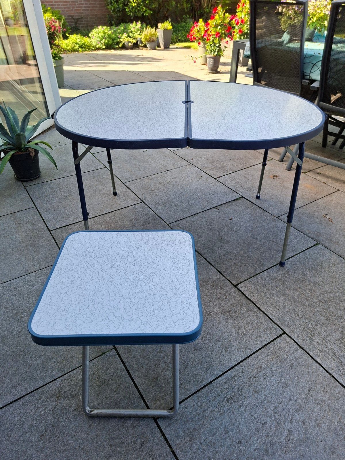 Crespo tafel ovaal en inklapbaar + bijzettafel /krukje, Ophalen, Gebruikt