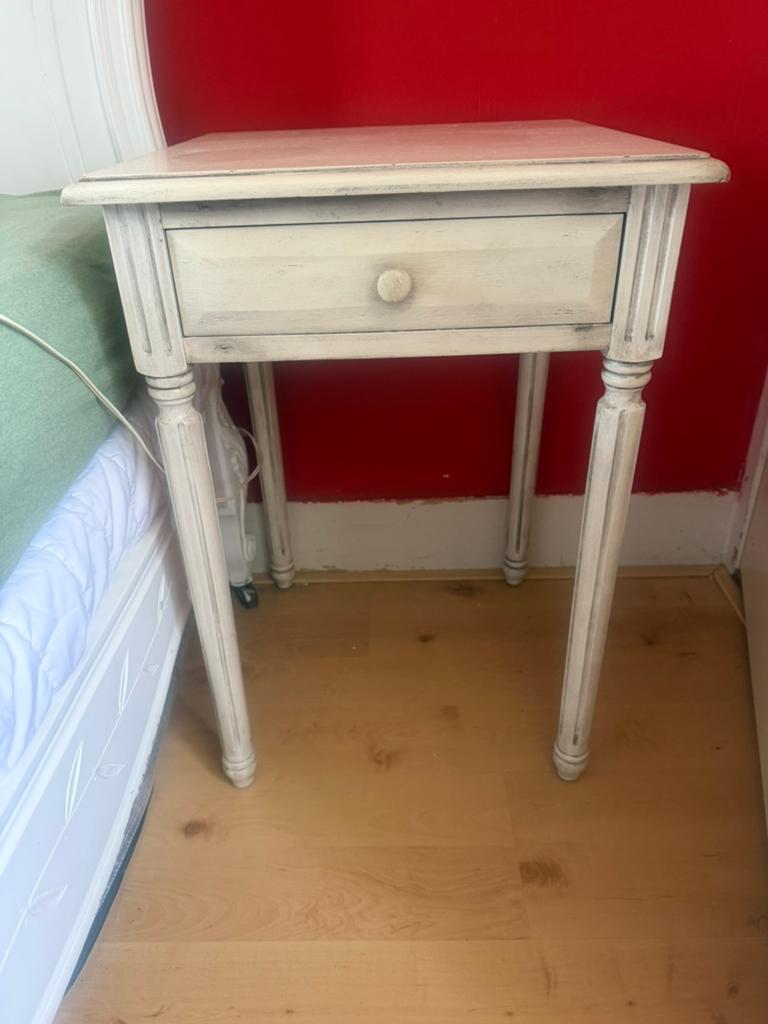 Vintage nachtkastje met lade - Crème wit, Ophalen, Gebruikt, Minder dan 45 cm, 70 cm of meer