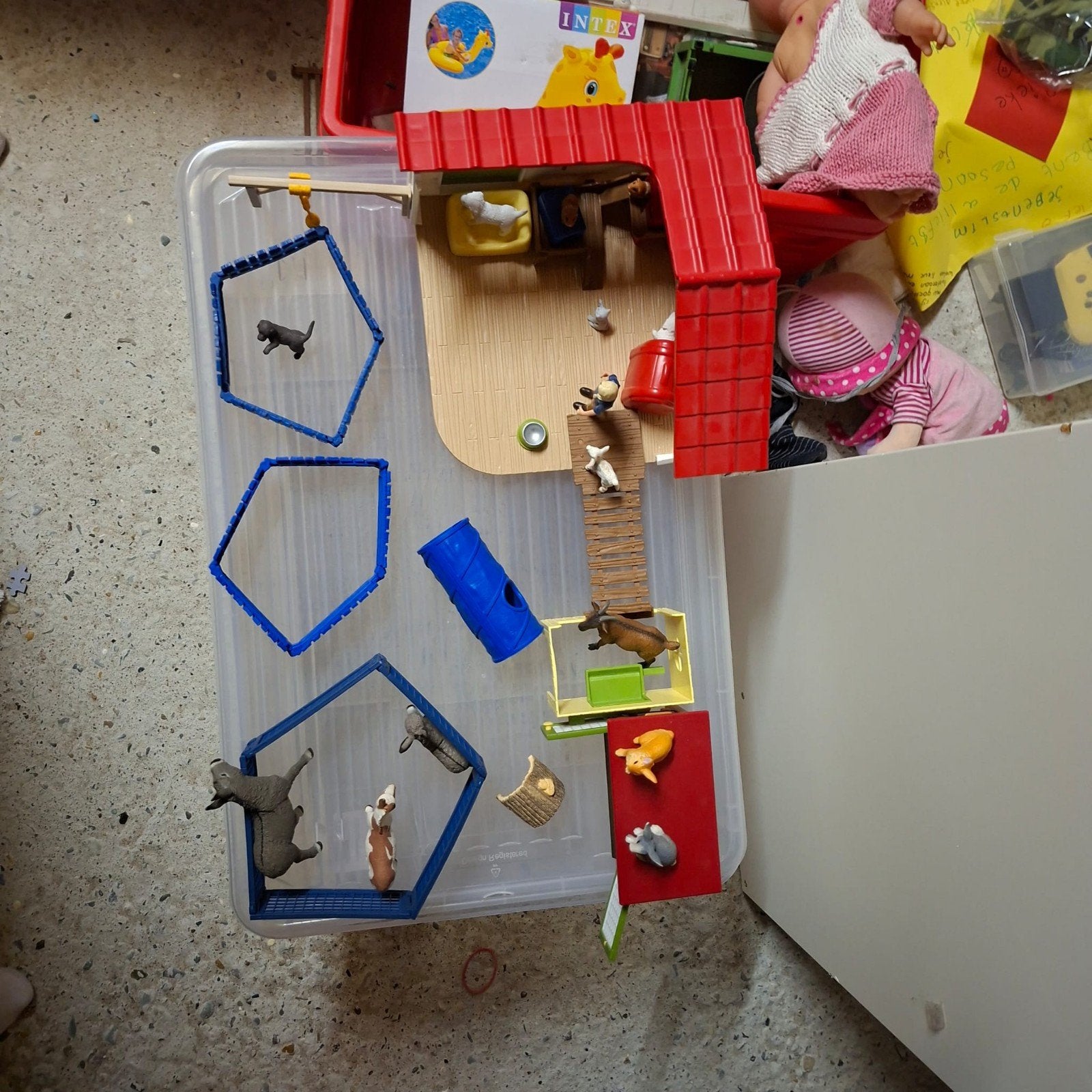 Schleich Dierenartspraktijk met veel dieren en accessoires, Ophalen, Gebruikt, Jongen of Meisje