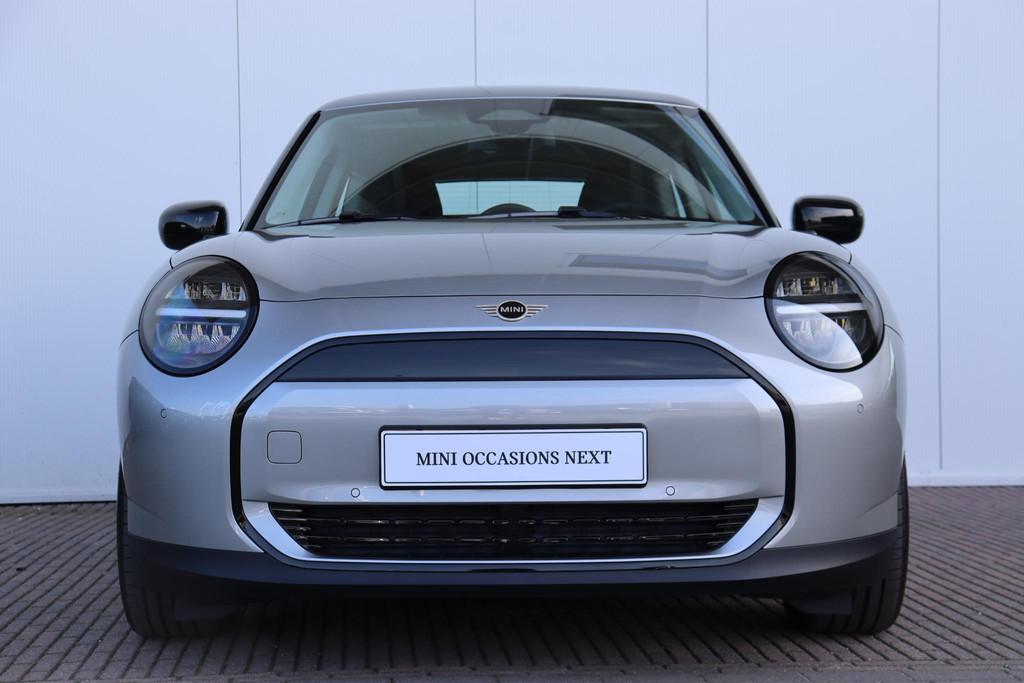 Mini 3-deurs Cooper E Essential Nieuw/ Carplay/ Navigatie/ C, Auto's, Mini, Stof, Gebruikt, 41 kWh, Met garantie (alle)