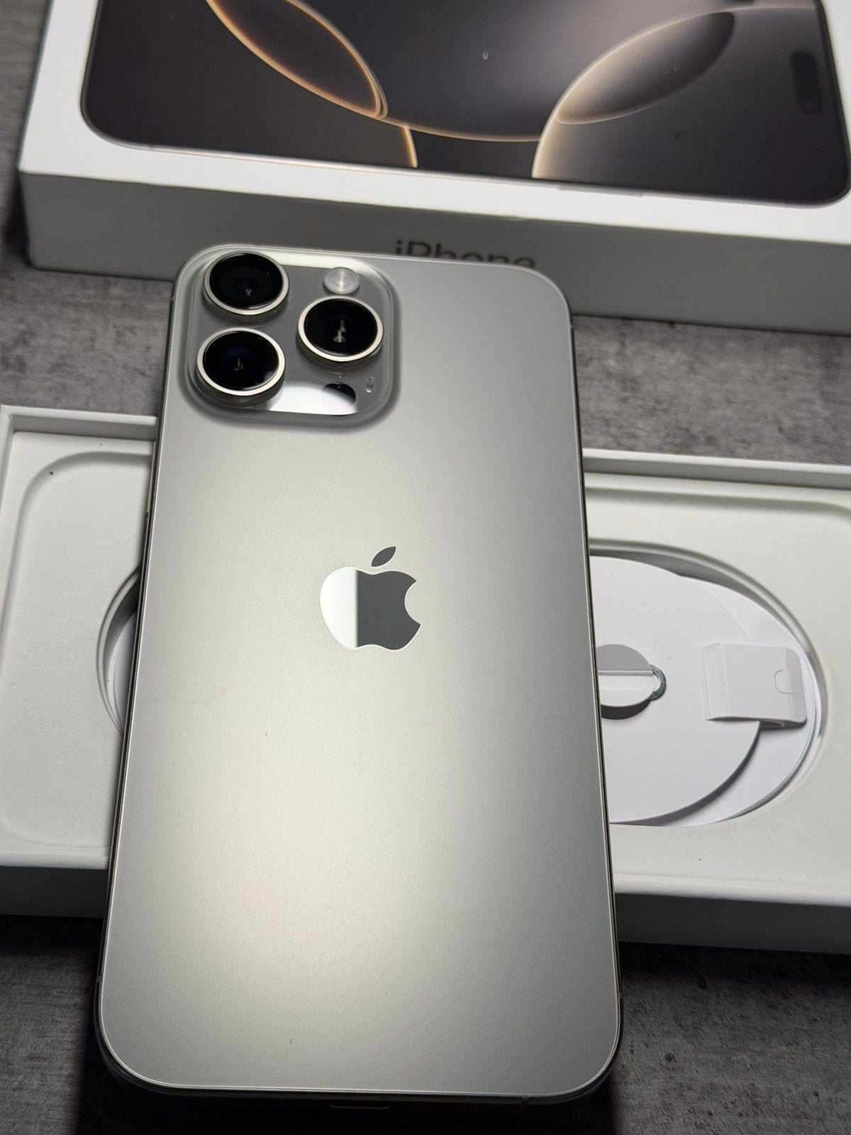  Apple iphone 16 Pro Max Natural Titanuim256GB Batterij 97%, Telecommunicatie, Mobiele telefoons | Apple iPhone, 256 GB, 97 %