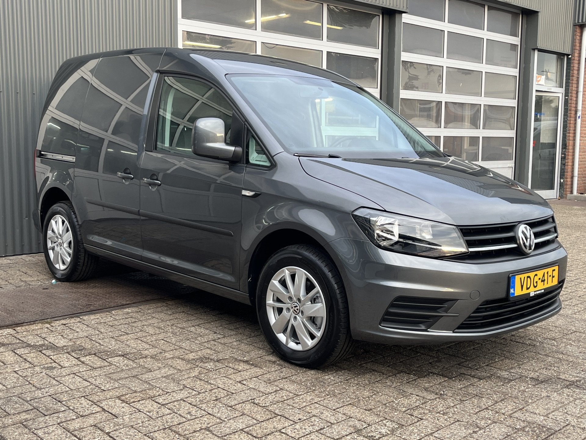 Volkswagen Caddy 2.0 TDI L1H1 Airco Cruise controle Trekhaak, Auto's, Stof, Gebruikt, 4 cilinders, 700 kg