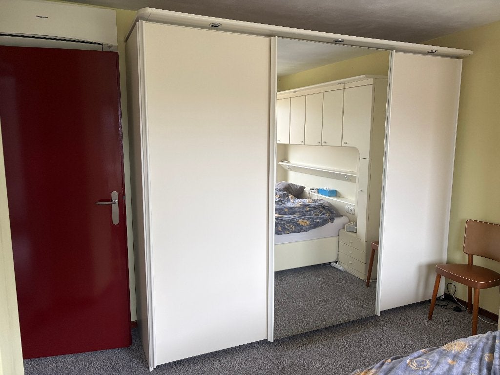 Linnenkast, Ophalen, Met deur(en), Gebruikt, 200 cm of meer