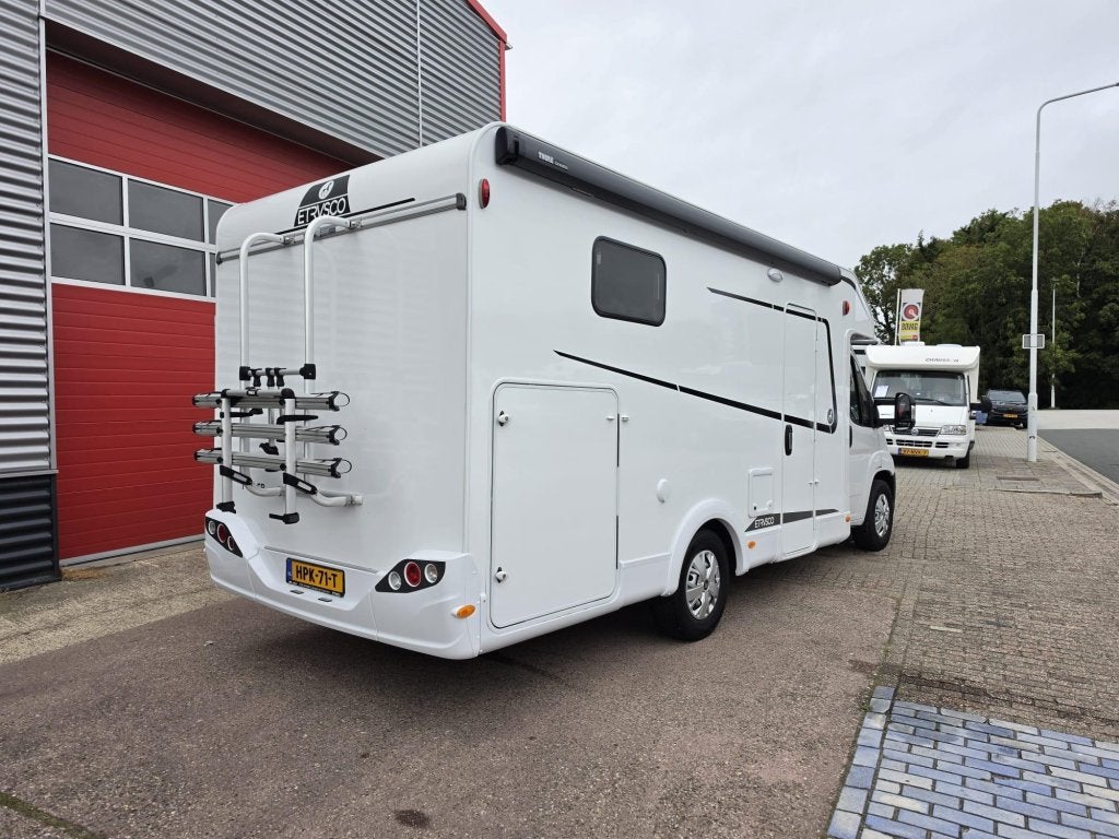 Etrusco T 6.9 SB Automaat + enkele bedden, Caravans en Kamperen, Automaat, Ringverwarming, Fiat, 6 tot 7 meter
