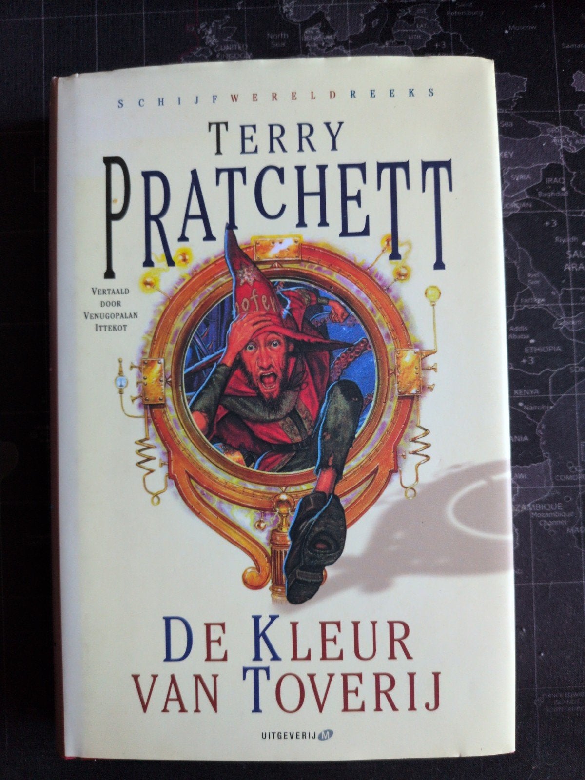 De Kleur van Toverij - Terry Pratchett (Schijfwereldreeks), Boeken, Ophalen of Verzenden