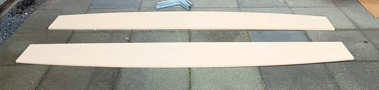 2 lange wand-/boekenplanken essen hout incl. ophangsysteem, Ophalen