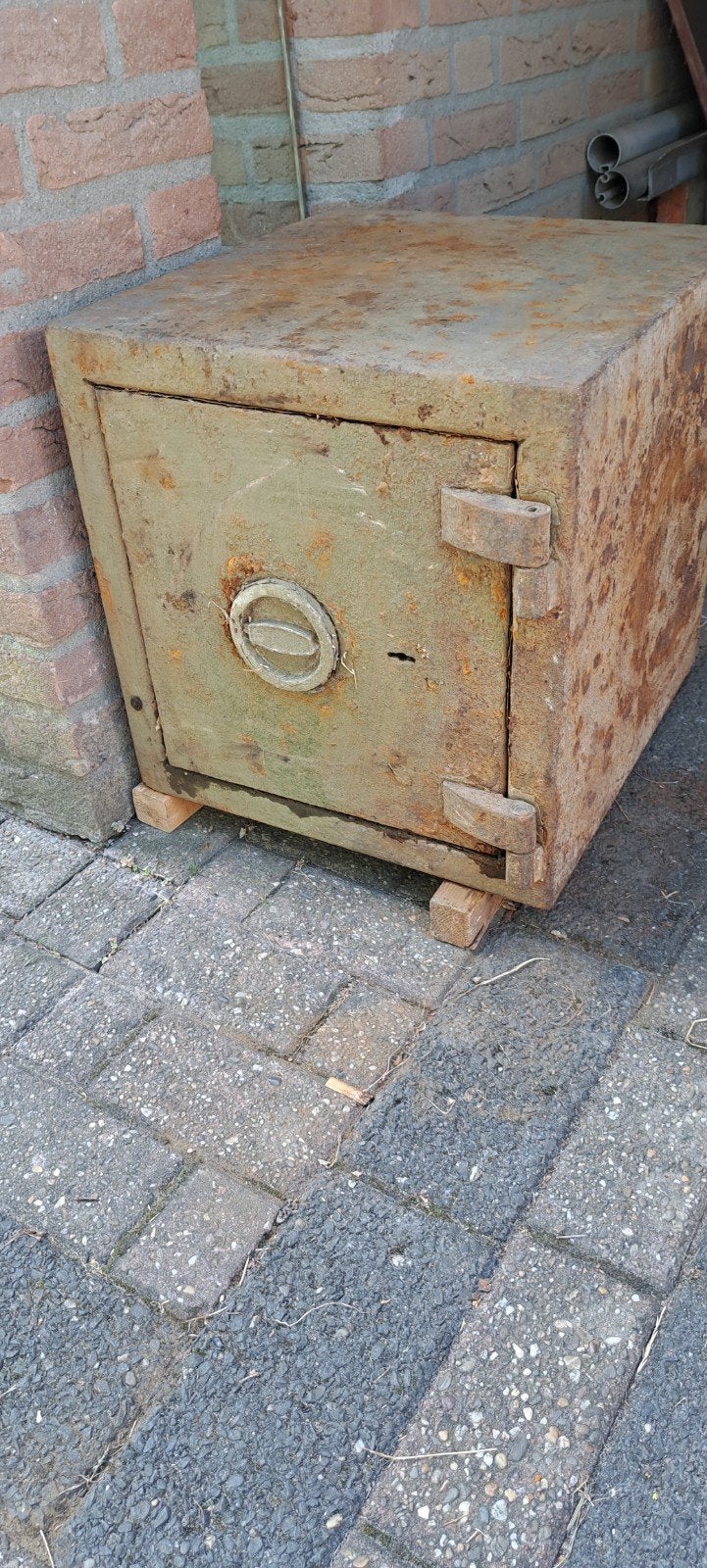 Waalvondst oude kluis, Ophalen, Gebruikt